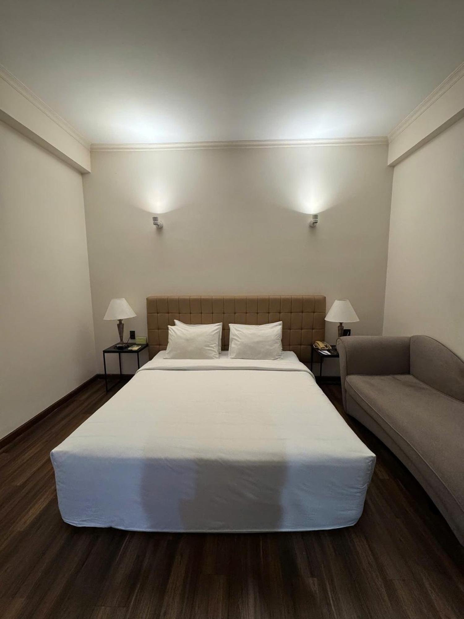 Liberty 2 Hotel Ho Chi Minh-stad Buitenkant foto